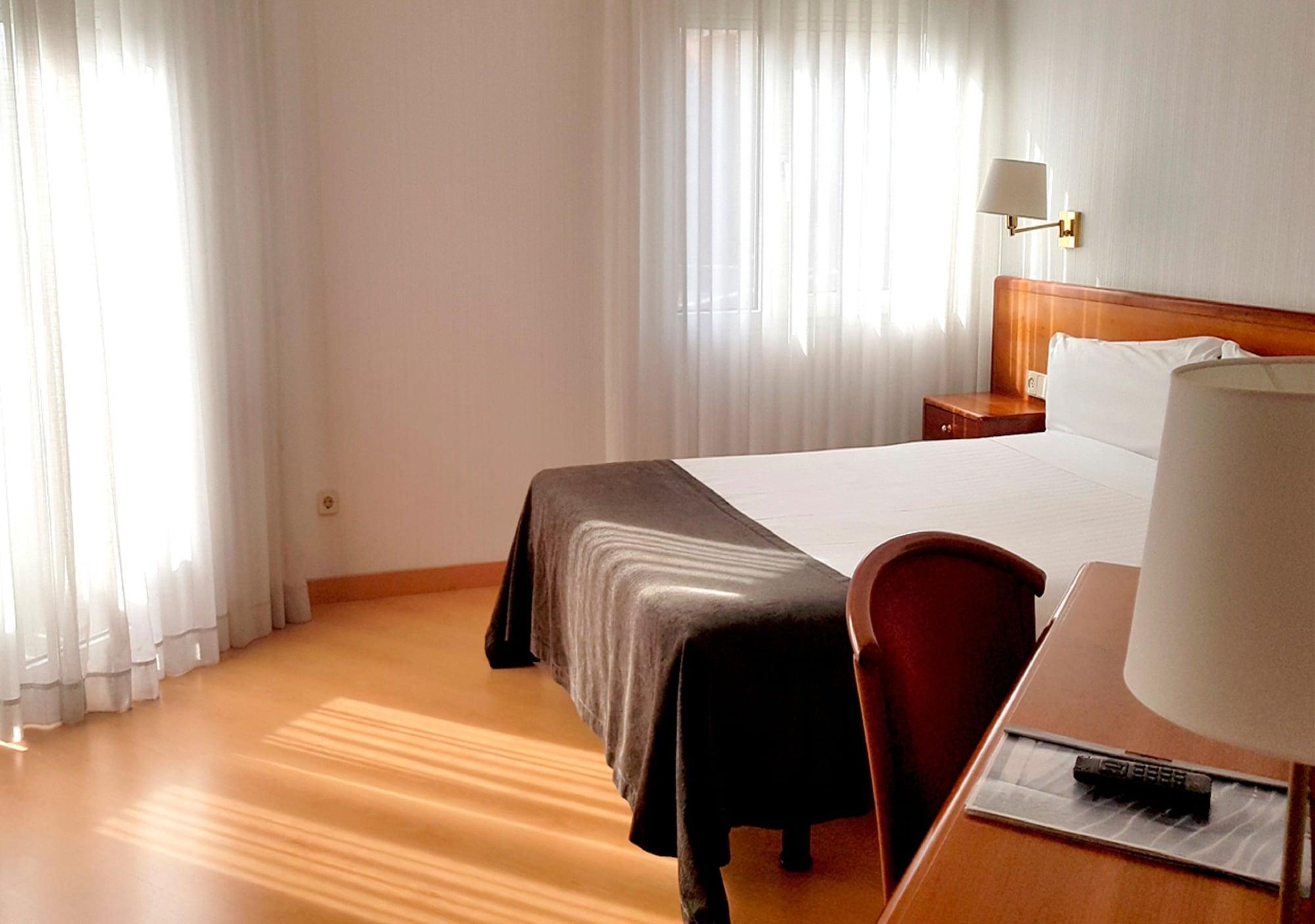 ז'ירונה Hotel Ultonia מראה חיצוני תמונה