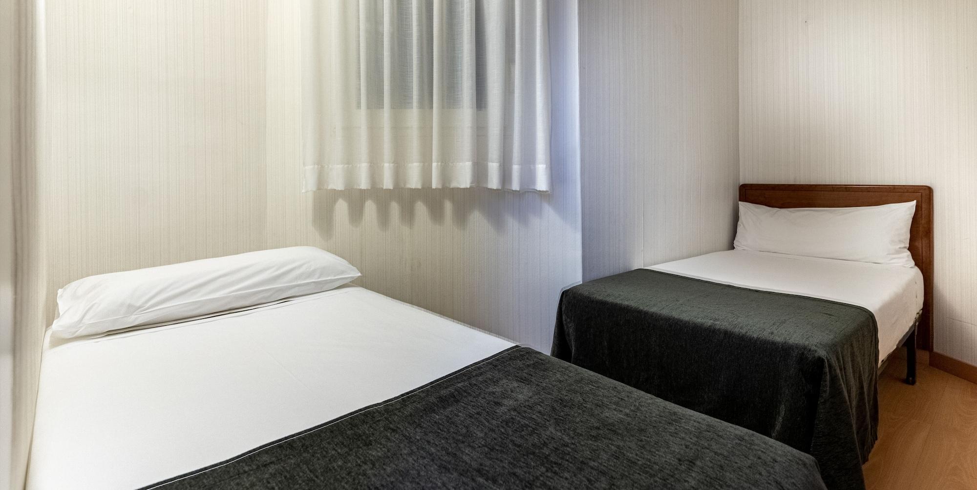 ז'ירונה Hotel Ultonia מראה חיצוני תמונה