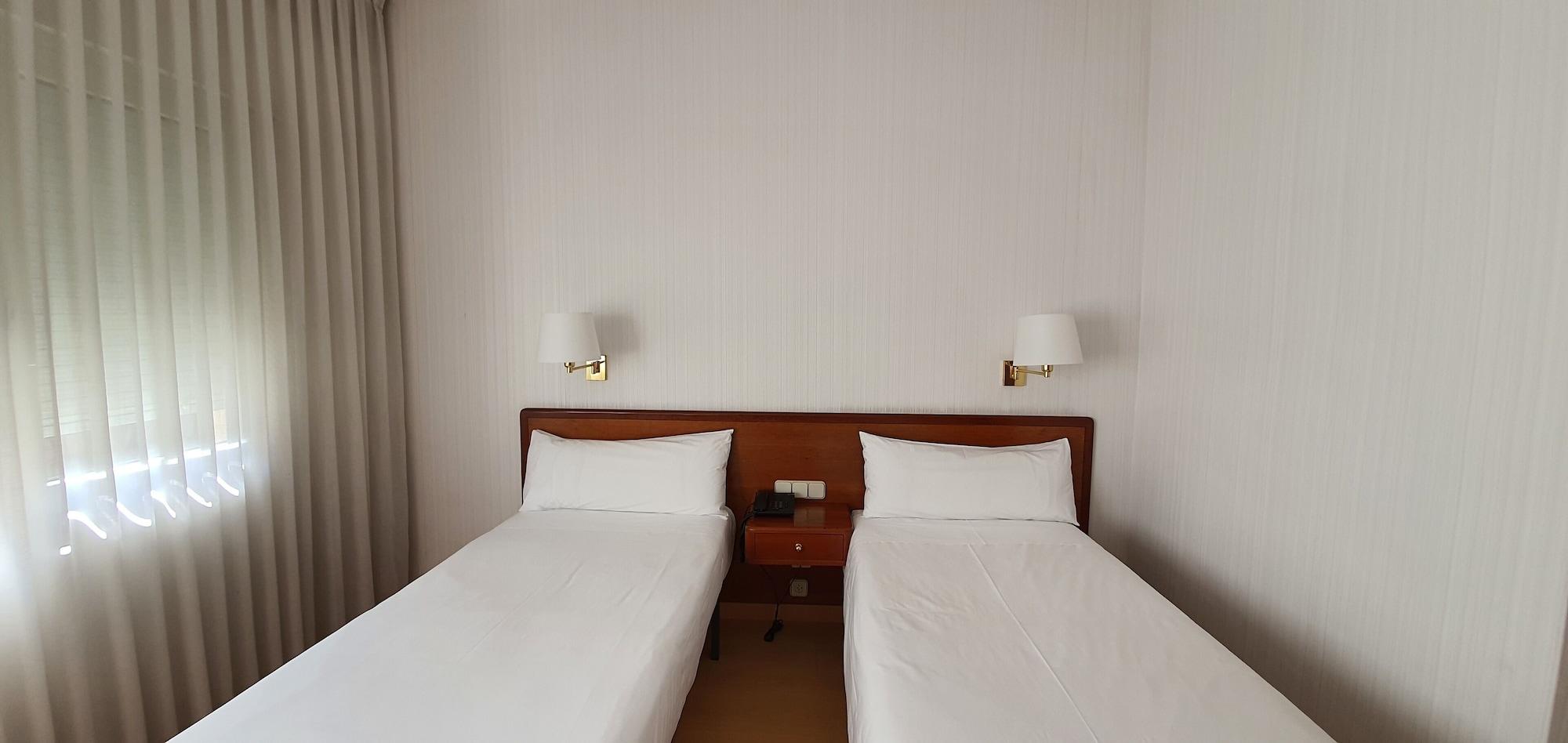 ז'ירונה Hotel Ultonia מראה חיצוני תמונה