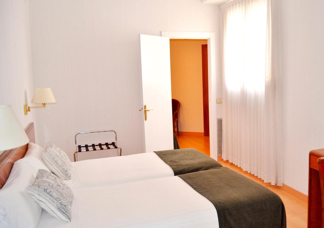 ז'ירונה Hotel Ultonia מראה חיצוני תמונה